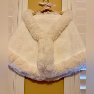 BNIP Bridal Winter White Faux Fur Cape